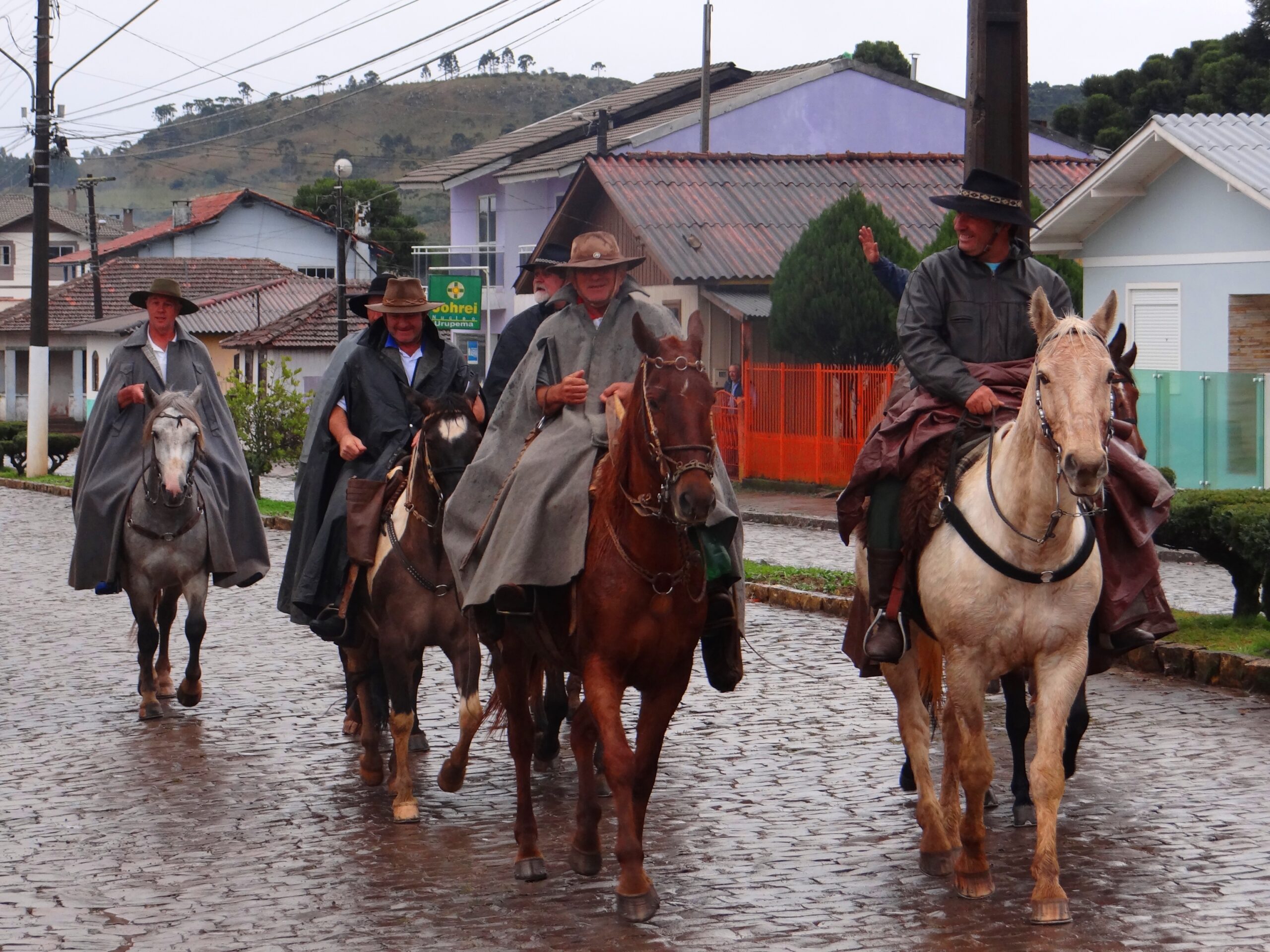 Leia mais sobre o artigo Participantes da 10ª Cavalgada do Picadão da Serra foram recepcionados em Urupema