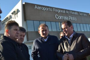 Leia mais sobre o artigo Obras do Aeroporto Regional são vistoriadas e interesse de companhia aérea é reafirmado