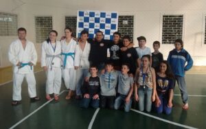 Leia mais sobre o artigo Alunos de Urupema participaram do primeiro campeonato de judô