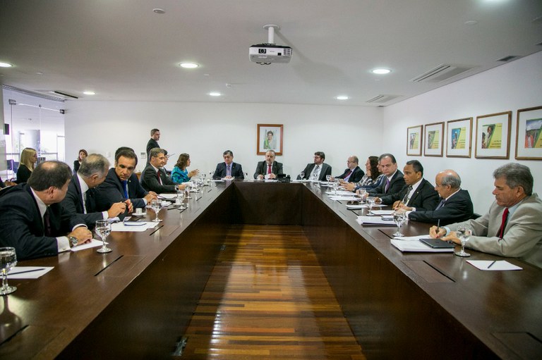 Você está visualizando atualmente Prefeitos se reúnem com deputados para defenderem CPMF