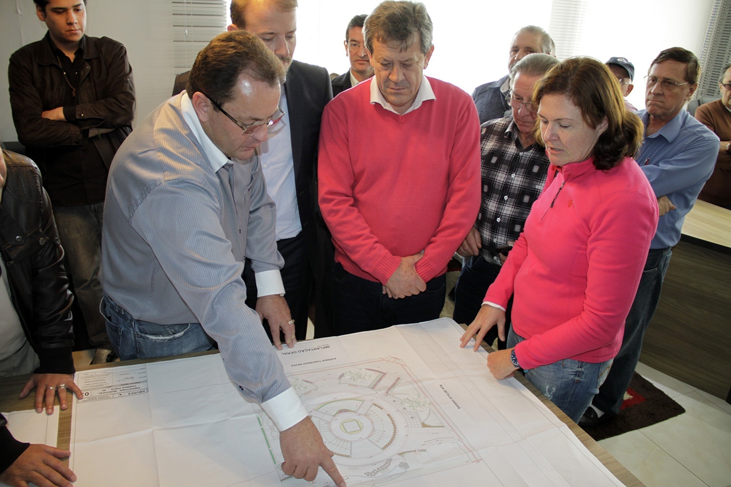 Você está visualizando atualmente Assinado convênio para revitalizar praça em Correia Pinto