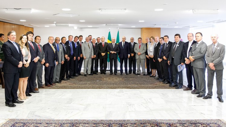 Você está visualizando atualmente CNM destaca má repercussão de audiência com presidente interino Michel Temer.