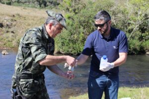 Leia mais sobre o artigo Polícia Ambiental, Cavalaria e Semasa monitoram a qualidade da água que chega a Lages