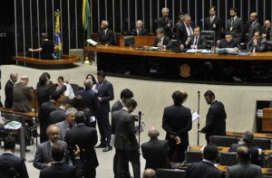 Leia mais sobre o artigo Câmara aprova projeto que cria medidas de combate à corrupção