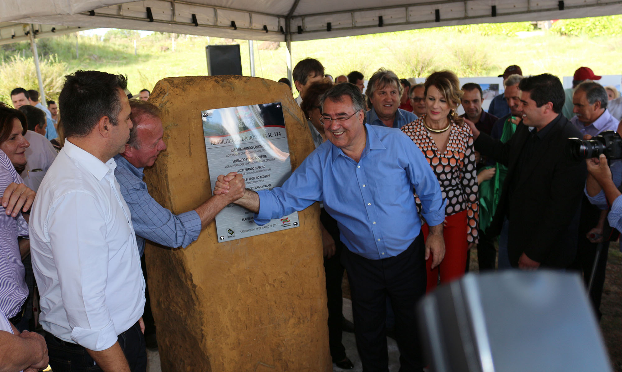 Você está visualizando atualmente Inauguração e ordem de serviço para projeto do asfalto até Santa Isabel