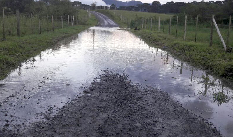 Você está visualizando atualmente Chuvas destruíram lavouras e estradas em Rio Rufino