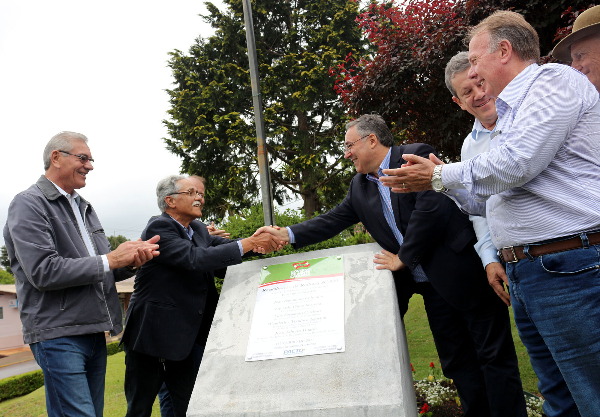 Leia mais sobre o artigo Governador entrega obras na SC-390