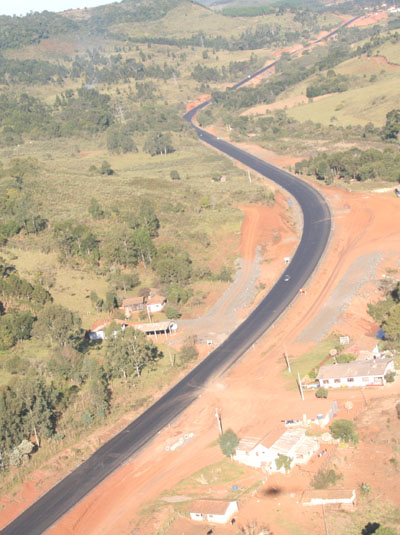 Você está visualizando atualmente Trecho pavimentado da BR-282 começa a ser sinalizado