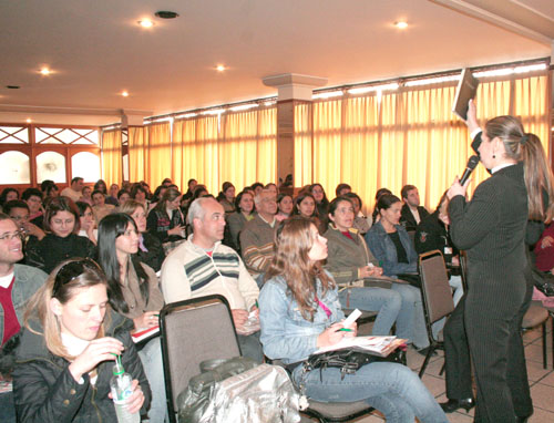 Você está visualizando atualmente Curso de Comunicação atraiu mais de 100 pessoas