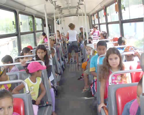 Você está visualizando atualmente Transporte escolar necessita ser aperfeiçoado, aponta pesquisa