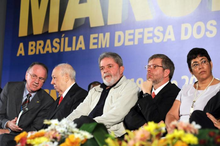 Você está visualizando atualmente Fundo de apoio e comitê federativo no discurso de Lula