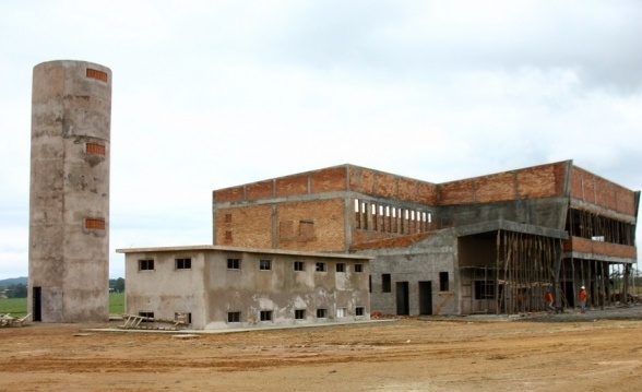 Você está visualizando atualmente Reunião vai decidir continuidade das obras do Aeroporto Regional