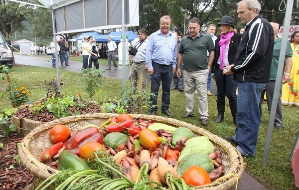 Leia mais sobre o artigo Governador Colombo prestigiou Fenahort em Urubici