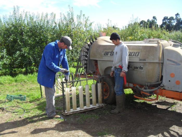 Você está visualizando atualmente Secretaria de Agricultura leva técnico em Regulagem de Pulverizadores