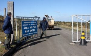 Leia mais sobre o artigo Militares controlam subida ao Morro da Igreja Urubici