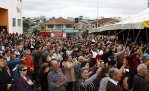 Leia mais sobre o artigo Fiéis celebram o dia da Padroeira Nossa Senhora Aparecida