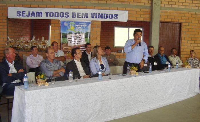 Você está visualizando atualmente Secretário João Rodrigues prestigia Seminário da Agricultura