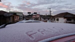 Leia mais sobre o artigo Temperaturas voltaram a ficar negativas na serra catarinense