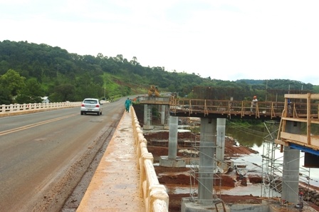 Você está visualizando atualmente Nova ponte da BR-282 fica pronta em junho