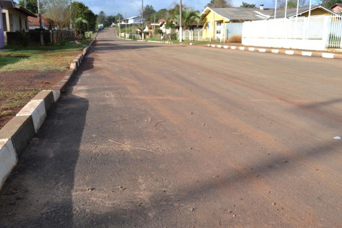 Você está visualizando atualmente Secretaria de Obras trabalha na melhoria das ruas no perímetro urbano