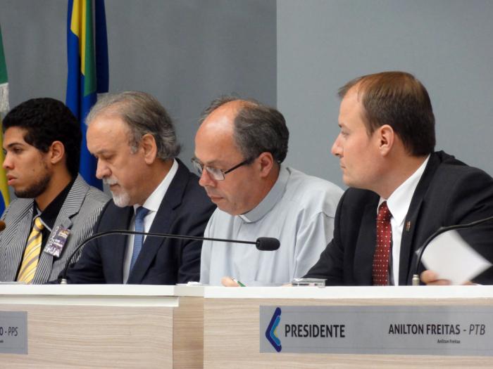 Você está visualizando atualmente Audiência discutiu implantação do curso de Medicina na Udesc/Lages