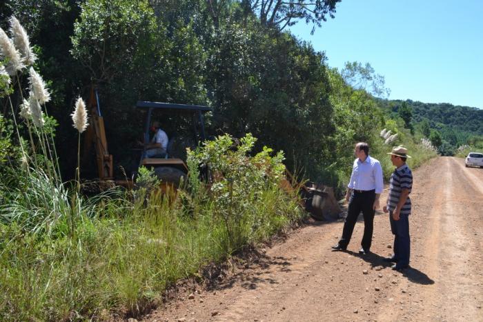 Você está visualizando atualmente SDR Lages faz manutenção em estrada que liga São José do Cerrito a Curitibanos