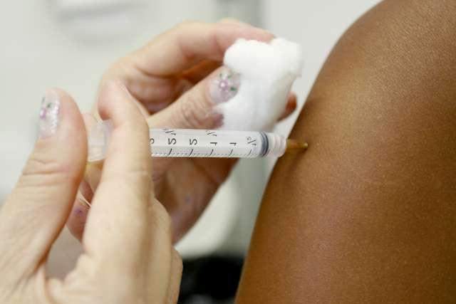 Leia mais sobre o artigo Vacinação contra HPV estará disponível em postos da rede pública a partir de hoje, 10 de março