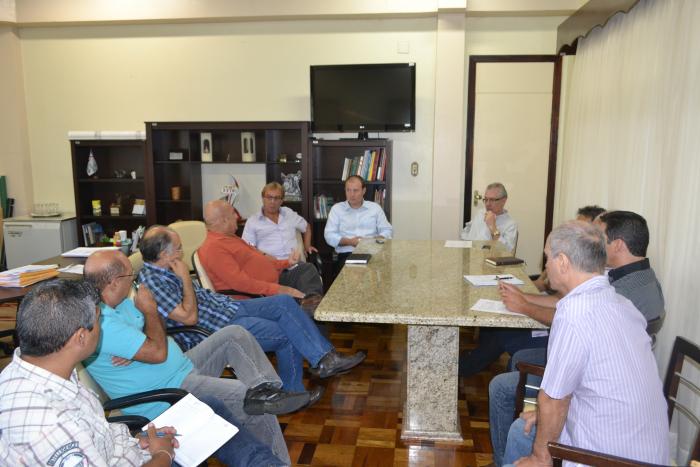 Leia mais sobre o artigo Reunião avalia andamento de obras em estradas da Serra