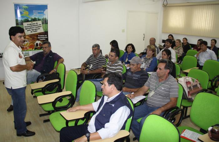 Você está visualizando atualmente Técnicos gaúchos e catarinenses trocam experiências sobre queijo serrano