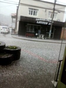 Leia mais sobre o artigo Muita chuva em São Joaquim e granizo em Bom Jardim da Serra