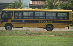 Você está visualizando atualmente Aprovado projeto de lei que destina veículos aprendidos para o transporte escolar