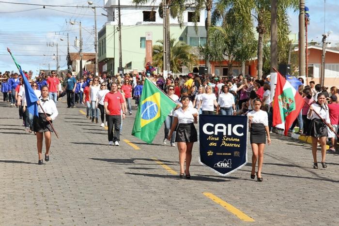 Você está visualizando atualmente Semana da Pátria: Desfile cívico na São Joaquim atrai cinco mil pessoas