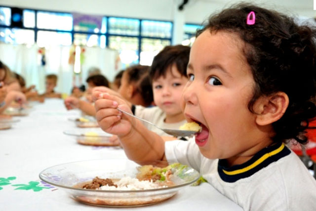 Você está visualizando atualmente Confederação alerta gestores para regularização dos Conselhos de Alimentação Escolar