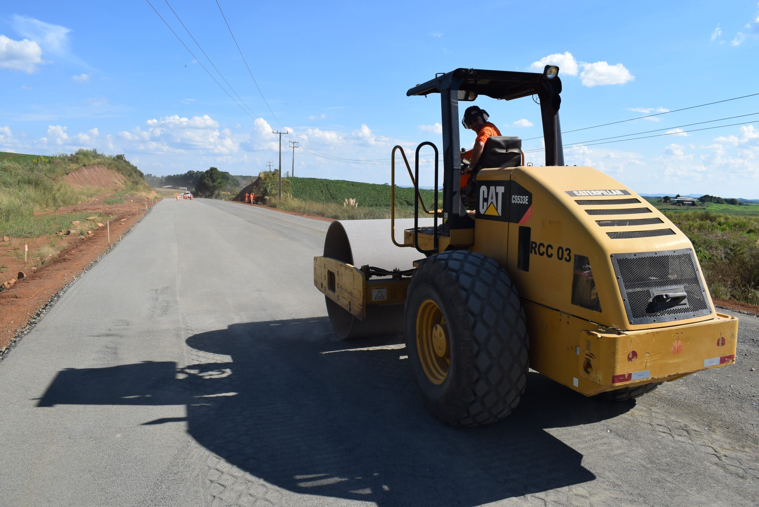 Você está visualizando atualmente Pavimentação da SC-120, entre Curitibanos e São José do Cerrito, está em ritmo acelerado