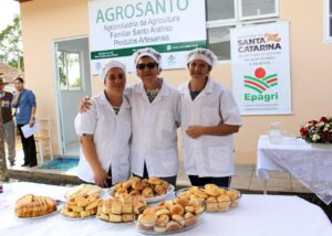 Leia mais sobre o artigo Agricultoras inauguram agroindústria em São José do Cerrito