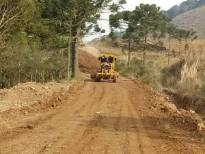 Leia mais sobre o artigo Prefeitura retoma trabalho de melhoramento no trecho do Boqueirão até a Ponte das Goiabeiras