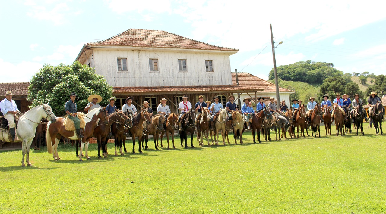 Leia mais sobre o artigo Cavalgada no Cerrito atraiu mais de 200 participantes