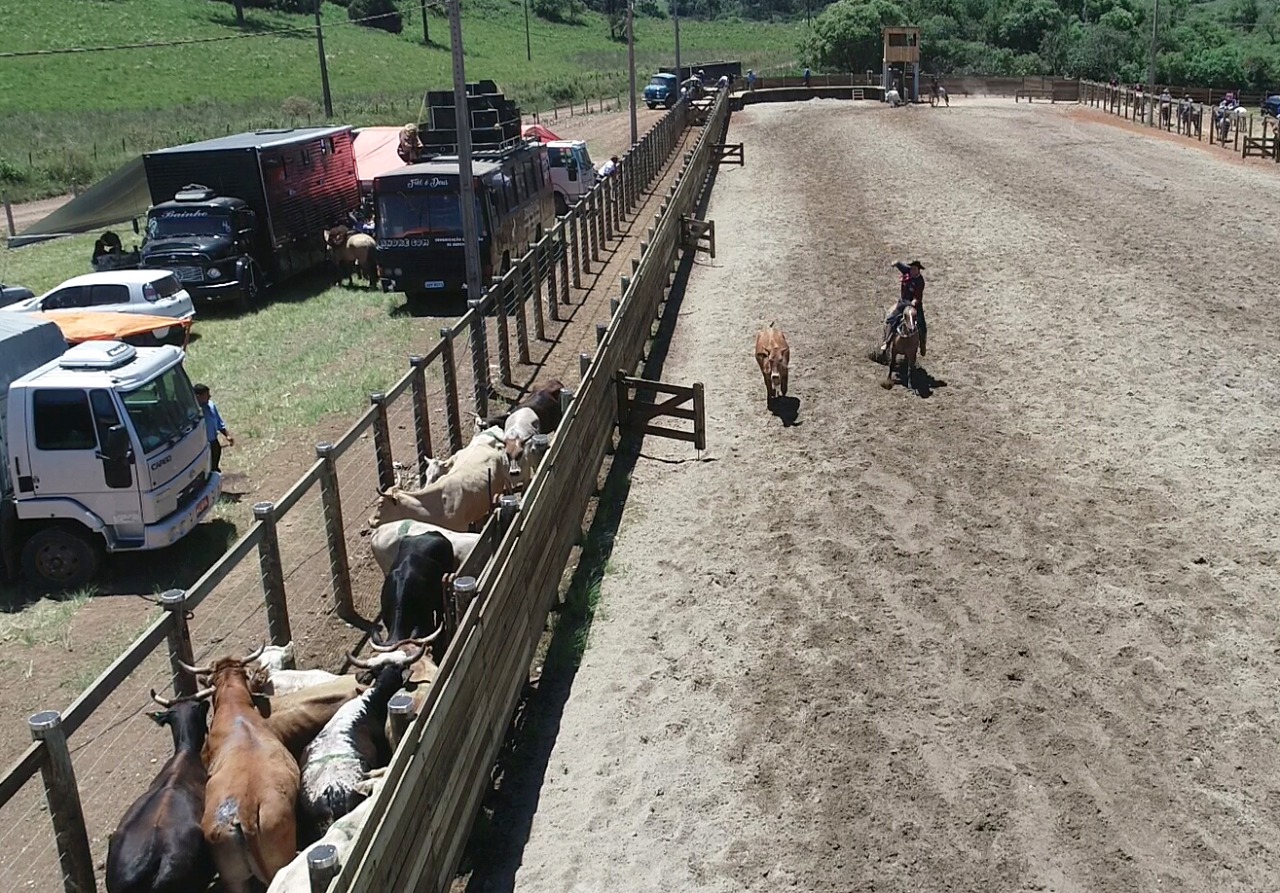 Leia mais sobre o artigo Prefeitura de Cerro Negro investe R$360 mil em cancha de laço