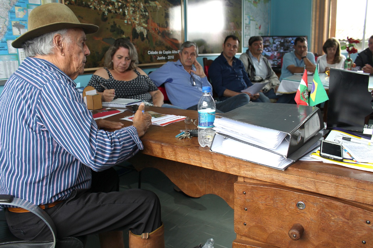 Você está visualizando atualmente Prefeito revê orçamento e Capão Alto fechará o ano com R$ 3 milhões em caixa