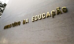 Leia mais sobre o artigo MEC muda para 1º de março aulas presenciais nas universidades federais