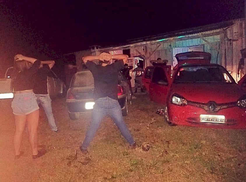 Você está visualizando atualmente Polícia Militar flagra festa clandestina em Palmeira