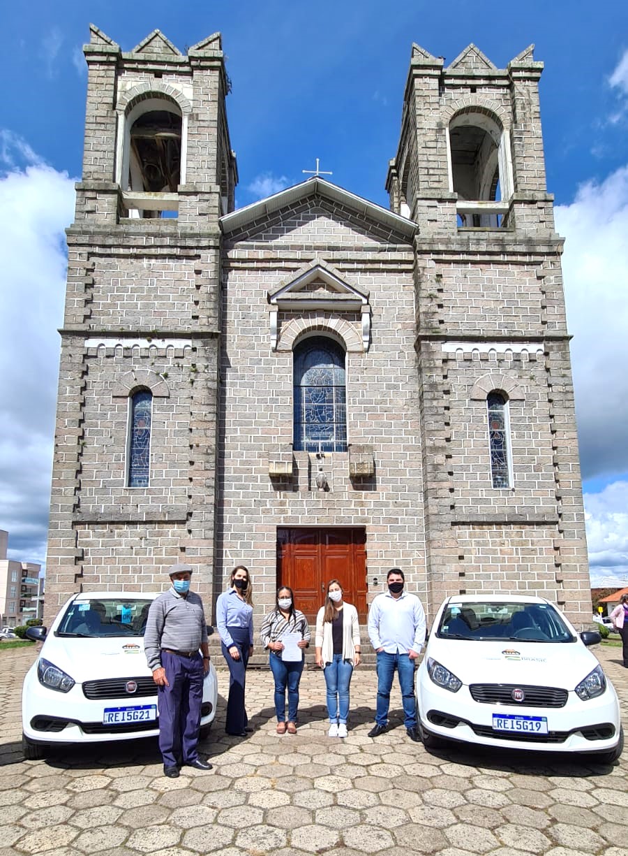 Você está visualizando atualmente Veículos 0KM são entregues para Assistência Social e APAE em São Joaquim