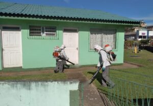 Leia mais sobre o artigo Escolas da rede municipal de ensino em São Joaquim recebem trabalho de desinfecção contra a Covid-19