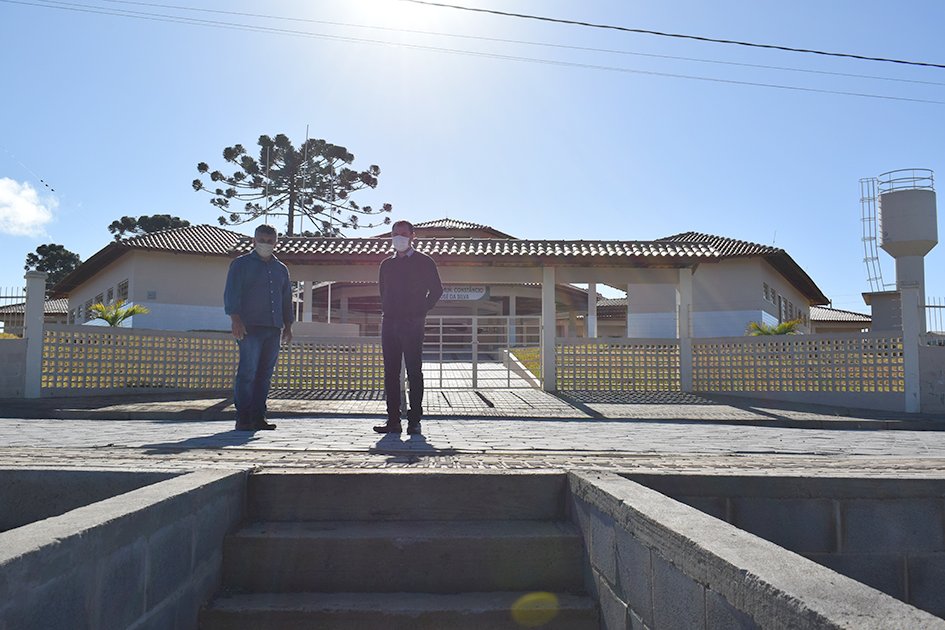 Leia mais sobre o artigo Praça está sendo construída em frente ao Núcleo Escolar Constâncio José da Silva em Cerro Negro