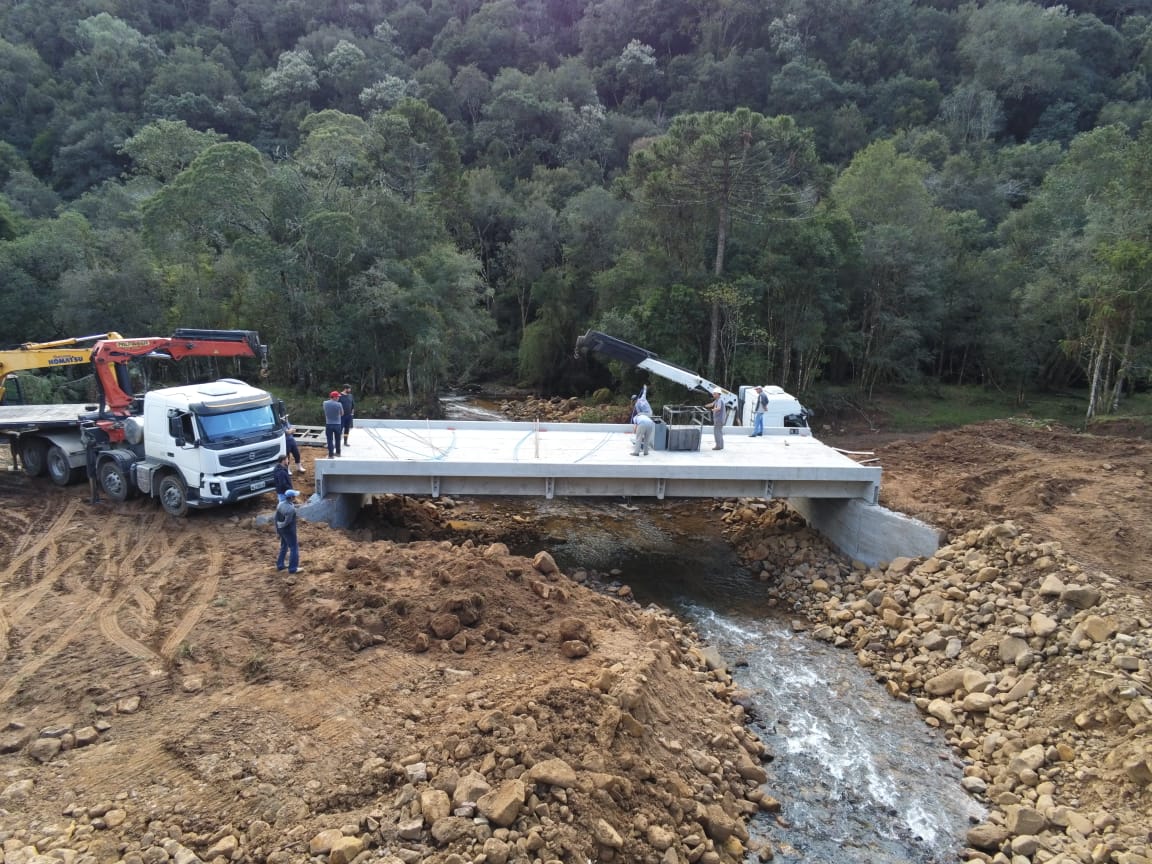 Você está visualizando atualmente Em Rio Rufino, as pontes do interior estão sendo construídas em concreto