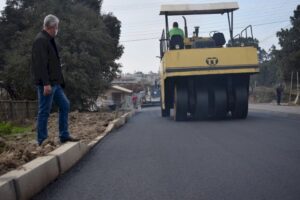 Leia mais sobre o artigo Otacílio Costa: Prefeito Fabiano Baldessar acompanha obras de pavimentação asfáltica na rua Luiz Daboite