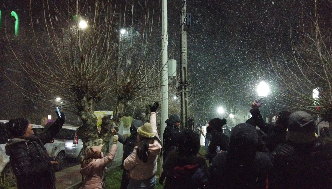 Leia mais sobre o artigo Turistas invadem a Serra Catarinense e fazem bonecos de neve