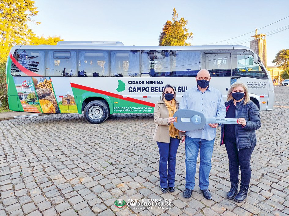 Você está visualizando atualmente Prefeitura adquire ônibus para transporte de estudantes de faculdades em Campo Belo