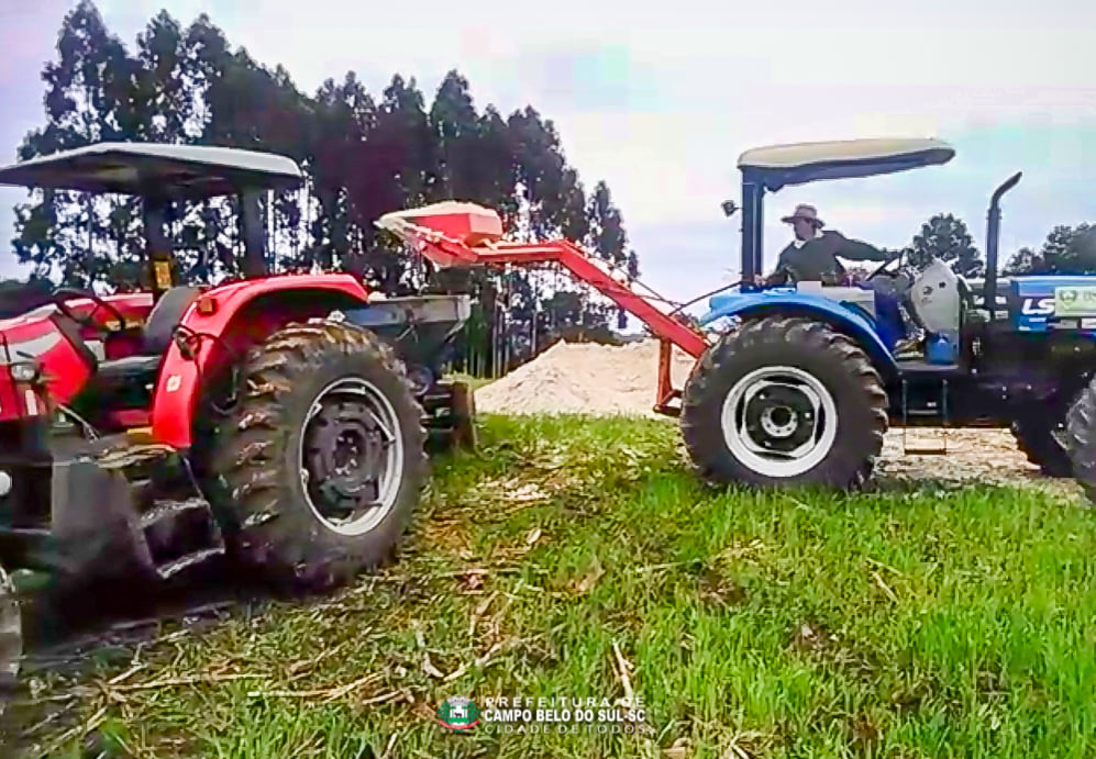 Leia mais sobre o artigo Prefeitura de Campo Belo do Sul viabiliza calcário para produtores rurais