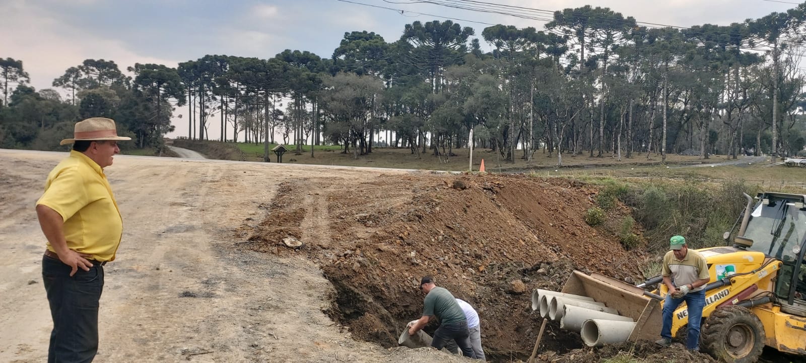 Leia mais sobre o artigo Secretaria de Obras de Palmeira faz alargamento de estrada que dá acesso a SC-114